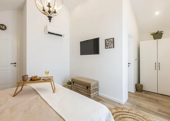La Residenza - Heated Pool Villa